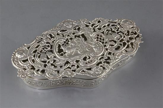 An Edwardian pierced silver wedding casket by William Comyns, 7.5 oz.